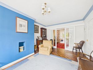 Lounge- click for photo gallery